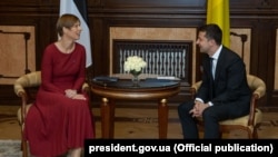 Президент Естонії Керсті Кальюлайд (л) та президент України Володимир Зеленський (п) в Києві, 13 вересня 2019 року