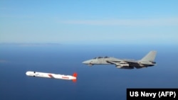 В ISW отмечают, что Путин, похоже, пробует разные подходы – от угроз ухудшением двусторонних отношений до приуменьшения полезности ракет – чтобы повлиять на одобрение решений США по Tomahawk