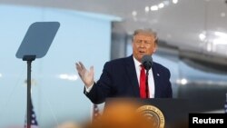 Az amerikai elnök egy kampányeseményen beszél, Michigan-ben, 2020. szeptember 10. REUTERS/Jonathan Ernst