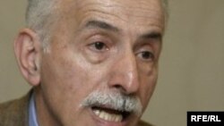 عبدالکريم لاهيجی ، حقوقدان و فعال حقوق بشر (عکس: RFE/RL)