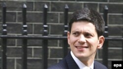 وزیر امور خارجه بریتانیا می گوید: ايران حق دارد که به عنوان يک عضو جامعه جهانی مورد احترام باشد.