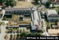 Az egri Flóra Hotel 2002-ban, még nem Mészáros Lőrinc tulajdonában