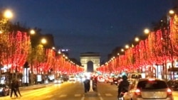 Párizsi hangulat: csendes, meghitt ünnepi készülődés