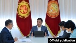 Президент Садыр Жапаров менен билим берүү жана илим министри Болотбек Купешев. 03.06.2021