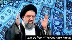 آیت الله احمد خاتمی گفت: هزینه جنگ احتمالی آمریکا با ایران «هیولا» خواهد بود