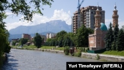 За ситуацией в приграничной с Грузией Северной Осетии следят с беспокойством. Ночью уровень воды в Тереке резко поднялся, в связи с чем власти организовали мониторинг уровня воды в реке на территории республики