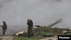 По словам Расима Мусабекова, ситуация между сторонами конфликта подходит к той грани, за которой вполне может последовать взрыв