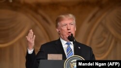 Дональд Трамп 18-апрелдеги басма сөз жыйынында.