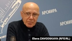 Олег Дамения