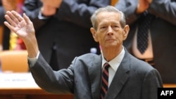 Regele Mihai în Parlamentul de la București, 25 octombrie 2011