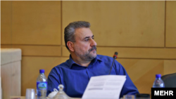 شحمت‌الله فلاحت‌پیشه، رئیس کمیسیون امنیت ملی می‌گوید، سامانه اس‌۳۰۰ روس‌ها در زمان حملات اسرائیل به سوریه، غیرفعال می‌شوند