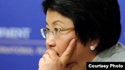 Роза Отунбаева.