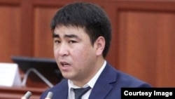 Жанарбек Акаев.