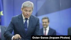 Dacian Cioloș a depus lista membrilor cabinetului și cu programul de guvernare în Parlament