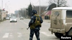 После нападения молодых людей на полицейских в Грозном 17-18 декабря немедленно была начата спецоперация по выявлению членов их семей и друзей