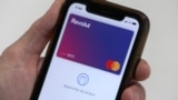 Банк Revolut начал блокировать счета живущим в ЕС россиянам: что произошло?