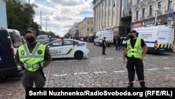 Поліція оточила район бізнес-центру «Леонардо» в центрі Києва, 3 серпня 2020 року