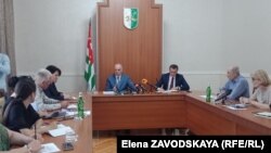 Аслан Бжания на пресс-конференции 2 июля 2020