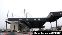 Pikëkalimi kufitar ndërmjet Kosovës dhe Serbisë në Merdare. Foto nga arkivi.