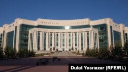 Вид на здание Назарбаев Университета в Нур-Султане