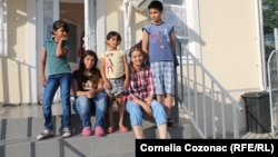 Copii sirieni la Mereni