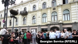 Сакребуло собирается рассмотреть проблемы беженцев и уличных торговцев 27 августа. На заседании будут присутствовать и участники акций протеста 