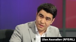 Жанар Акаев.