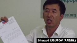 Лидер партии "Кыргыз Ата" Тологон Келдибаев на брифинге в Оше, 19 августа