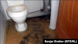 Оштогу жаңы үйлөрдүн биринин ичи, 2-февраль, 2013