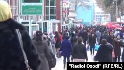 На одной из улиц Душанбе. Архивное фото