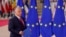 Orbán Viktor miniszterelnök megérkezik egy brüsszeli EU-csúcstalálkozóra 2022. május 30-án