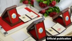 "Баатыр эне" ордени.