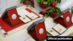 "Баатыр Эне" ордени. 