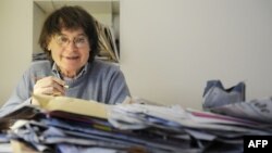 Қаза тапқан француз карикатурашысы Жан Кабю. 