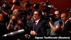 Stevo Pendarovski gjatë ceremonisë së inaugurimit të tij në postin e presidentit të Maqedonisë së Veriut.