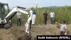 Ekshumacije kod Bratunca, septembar 2011.