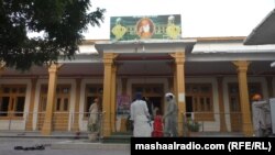 Worshippers arrive at Sri Guru Singh Sabha temple in Quetta, southwest Pakistan, on July 23.
