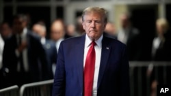 Donald Trump az illetékes New York-i bíróság előtt 2024. február 15-én