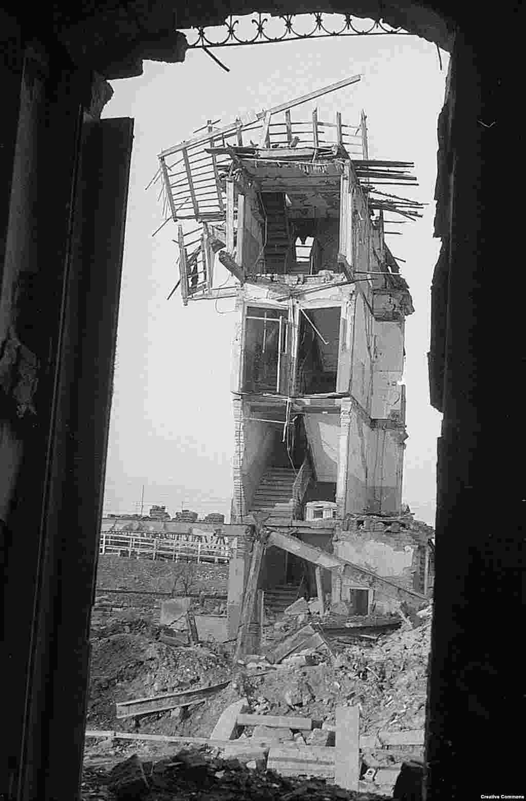 În știrile vremii se spunea că bombardamentele au permis trupelor sovietice să înainteze 115 kilometri către vest.