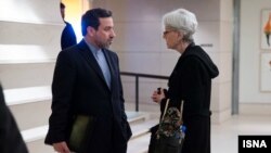 وندی شرمن، معاون وزارت خارجه آمریکا (راست) و عباس عراقچی عضو ارشد گروه مذاکره‌کننده هسته‌ای ایران