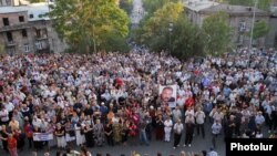Армянская объединенная оппозиция после более пятимесячного перерыва провела митинг в центре Еревана