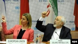 محمد جواد ظریف در کنار فدریکا موگرینی، مسئول سیاست خارجی اتحادیه اروپا