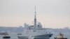 A francia haditengerészet fregattja az ukrajnai Odessza fekete-tengeri kikötőjébe érkezésekor december 24-én