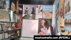 از زمانی که طالبان دوباره به قدرت برگشته اند و محدودیت هایی را بر زنان و دختران وضع کردند، تعداد چشمگیری از زنان و دختران به کار های هنری به ویژه رسامی رو آورده اند. 