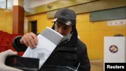 Косово- граѓанин гласа на предвремените парламентарни избори, 14.02.2021