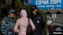 Сочидеги айрым жерлерге билет, паспорттор менен да кирүүгө мүмкүн болбойт