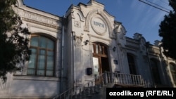 Историческое здание почты в городе Самарканде.