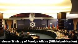 Takimi ndërqeveritar mes Kosovës dhe Shqipërisë në Pejë