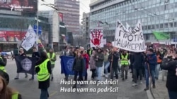 'Za bolju budućnost unuka': Penzioneri uz studente u protestu