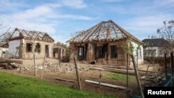 Пошкоджені російськими ударами будинки у Вилковому, архівне фото